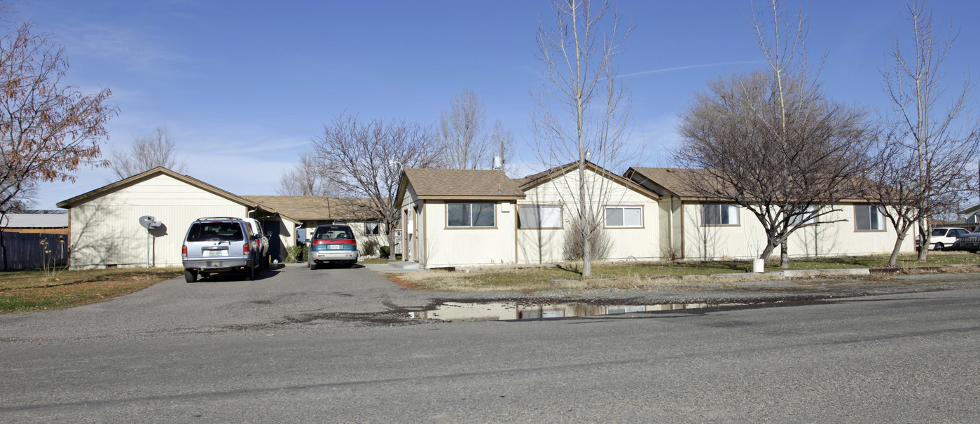 Nyssa Court Apartments in Nyssa, OR - Foto de edificio