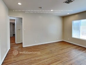 12476 Adelphia Ave in San Fernando, CA - Foto de edificio - Building Photo