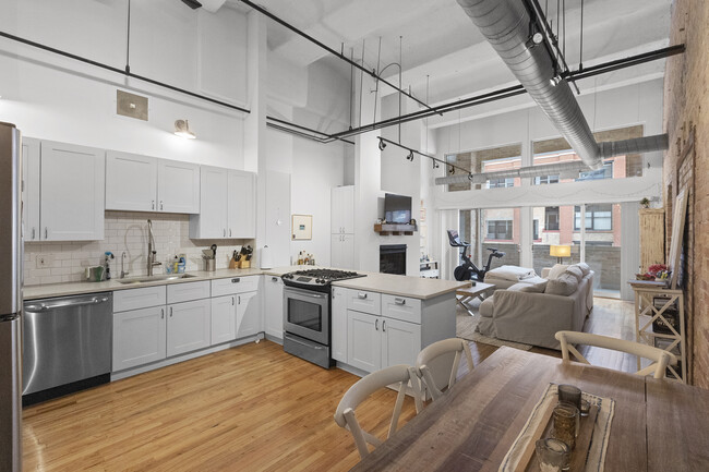1000 W Washington Blvd in Chicago, IL - Building Photo - Building Photo