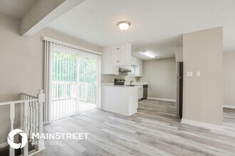 8304 Longview Rd in Kansas City, MO - Building Photo - Building Photo