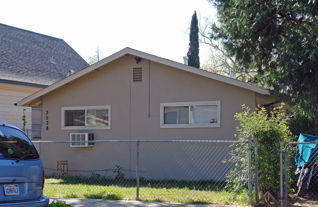 3538 6th Ave in Sacramento, CA - Building Photo