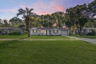 919 Viscaya Blvd in St. Augustine, FL - Foto de edificio - Building Photo