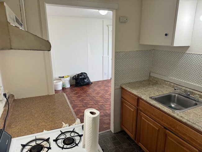 215 Main St, Unit 2F