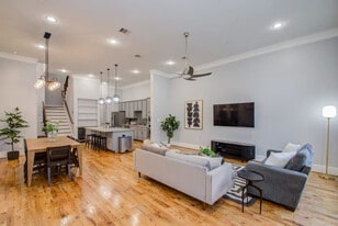 5620 Petty St in Houston, TX - Building Photo