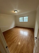 2621 NE 209th St in Miami, FL - Building Photo - Building Photo