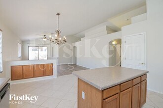 6951 W Red Rock Dr in Tucson, AZ - Foto de edificio - Building Photo