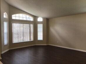 1353 Crimson Clover Ln in Wesley Chapel, FL - Building Photo - Building Photo