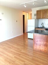 950 Massachusetts Ave, Unit 311 in Cambridge, MA - Foto de edificio - Building Photo