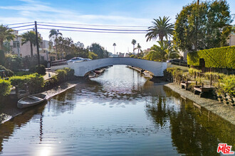 416 Sherman Canal in Los Angeles, CA - Building Photo - Building Photo