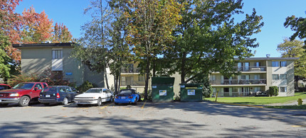 Greenwood Gardens in Surrey, BC - Building Photo - Building Photo