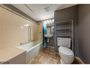 78 10th St E in St. Paul, MN - Building Photo - Building Photo