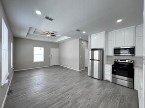 740 N Alamo Rd, Unit 1 in Alamo, TX - Building Photo - Building Photo
