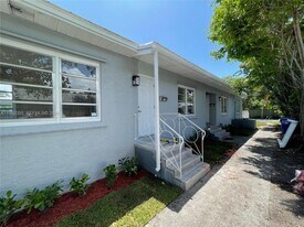 820 SE 12th St in Fort Lauderdale, FL - Building Photo
