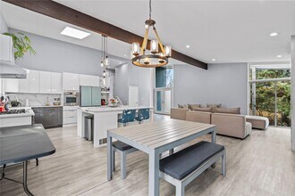 22 Balmoral Cres in White Plains, NY - Building Photo - Building Photo