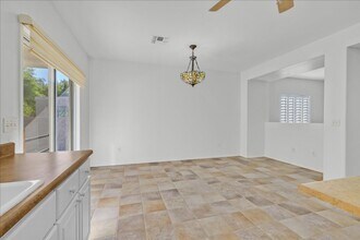 1660 Rockcrest Hills Ave in Henderson, NV - Building Photo - Building Photo