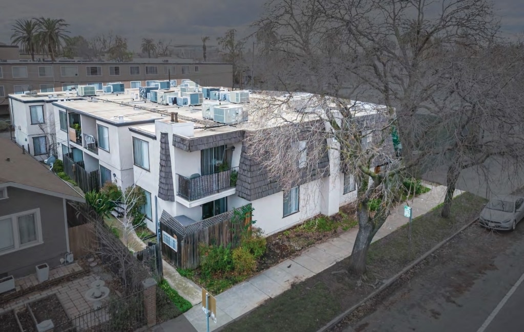 Midtown Breeze in Sacramento, CA - Building Photo