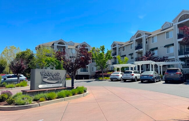 1982 W Bayshore Rd, Unit 129 in East Palo Alto, CA - Building Photo - Building Photo