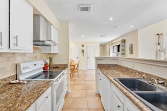 2419 Briarwest Blvd in Houston, TX - Building Photo - Building Photo