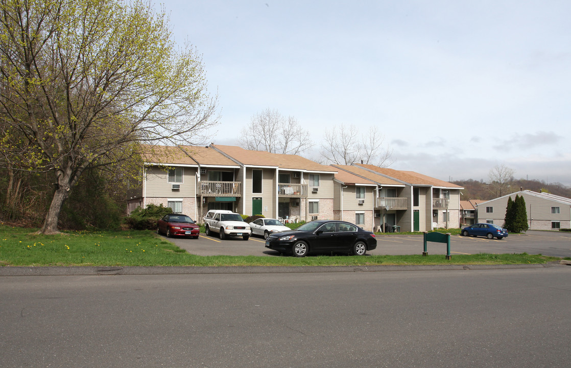 Greenbriar Hills Apartments in Watertown, CT - Building Photo