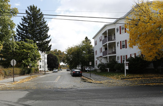 231-235 Bell St in Manchester, NH - Building Photo - Building Photo