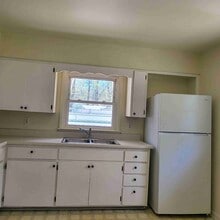 2050 Reggie Dr in Benton Harbor, MI - Foto de edificio - Building Photo