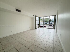 200 172nd St in Sunny Isles Beach, FL - Building Photo - Building Photo