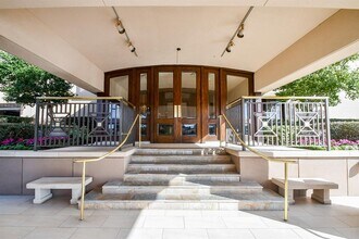 2929 Buffalo Speedway in Houston, TX - Building Photo - Building Photo