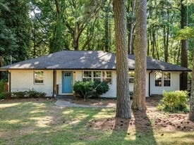 2263 Nivelle Dr in Decatur, GA - Building Photo
