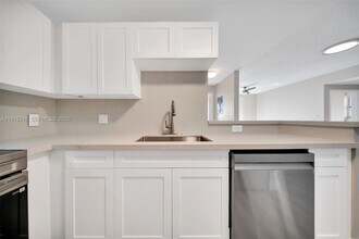 185 SE 14th Terrace in Miami, FL - Building Photo - Building Photo