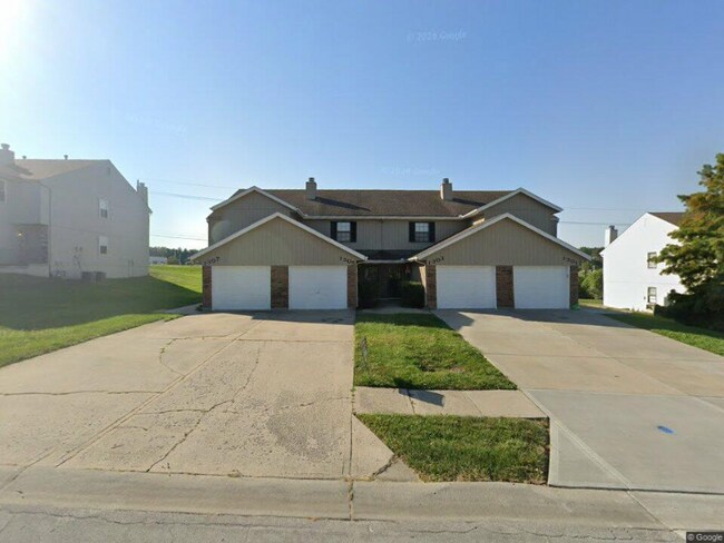 property at 1301-1307 SE 8th St