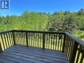 232 Sunset Vista Ct in Aurora, ON - Building Photo