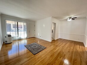 4948 Rosewood Ave in Los Angeles, CA - Building Photo - Floor Plan