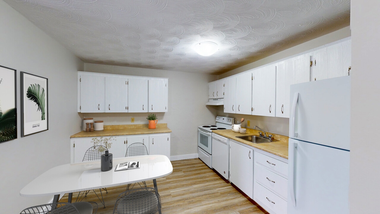 21 Connaught Avenue in Moncton, NB - Building Photo