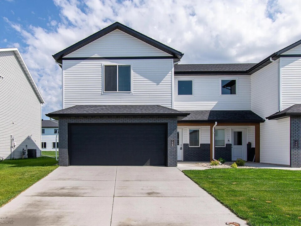 1449 68th Ave S in Fargo, ND - Building Photo