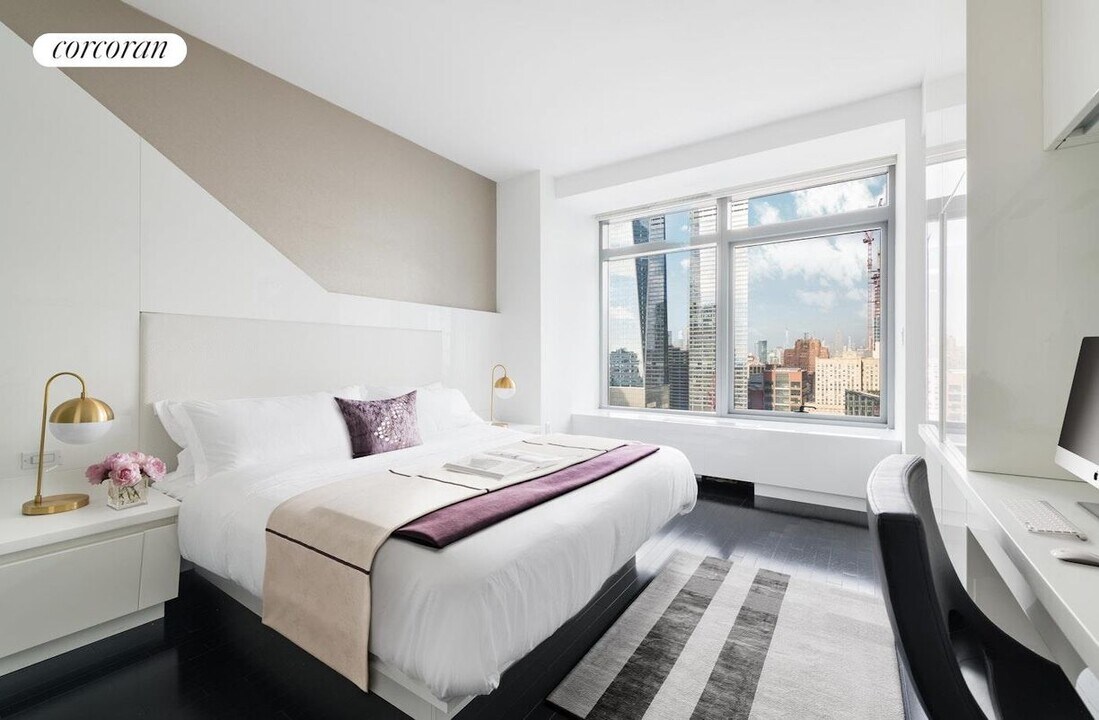 123 Washington St in New York, NY - Building Photo