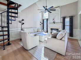 19901 Henderson Rd in Cornelius, NC - Building Photo