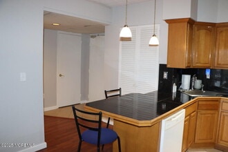 21 Leroy Pl in Red Bank, NJ - Building Photo - Building Photo