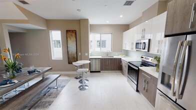 632 NE 12th Ave in Fort Lauderdale, FL - Building Photo - Building Photo