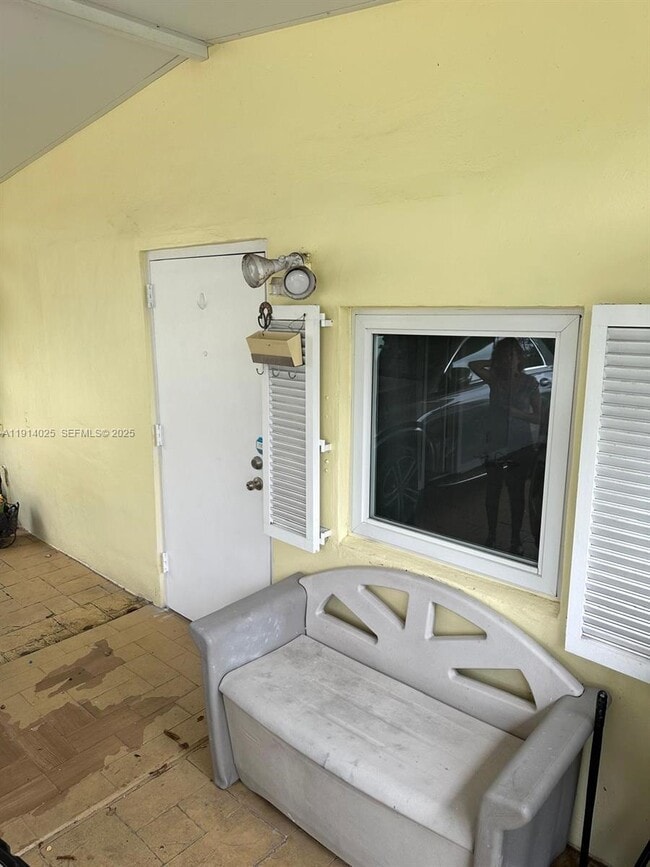 9101 SW 88th St in Miami, FL - Building Photo - Building Photo