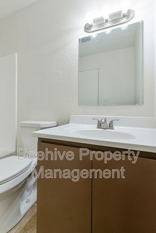 property at 1634 E Monroe St