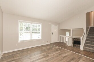 401 Sherwood Oaks Rd in Stone Mountain, GA - Building Photo - Building Photo