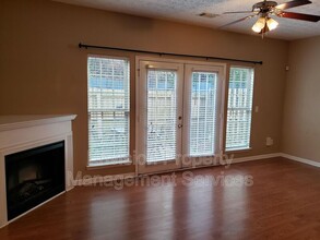 4394 Stone Gate Way in East Point, GA - Building Photo - Building Photo