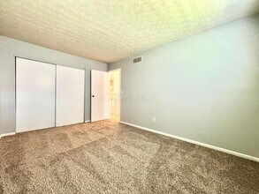 4927 Godown Rd in Columbus, OH - Foto de edificio - Building Photo