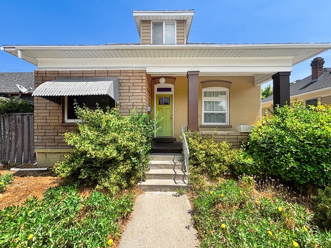property at 1221 Naylor Ct