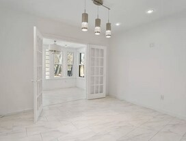 90-22 82nd Rd in Queens, NY - Building Photo