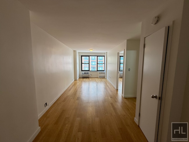 145 4th Ave