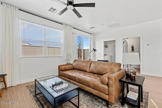 35155 N Thompson Rd in San Tan Valley, AZ - Foto de edificio - Building Photo