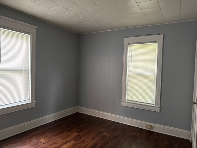 property at 1112 N Lincoln Ave