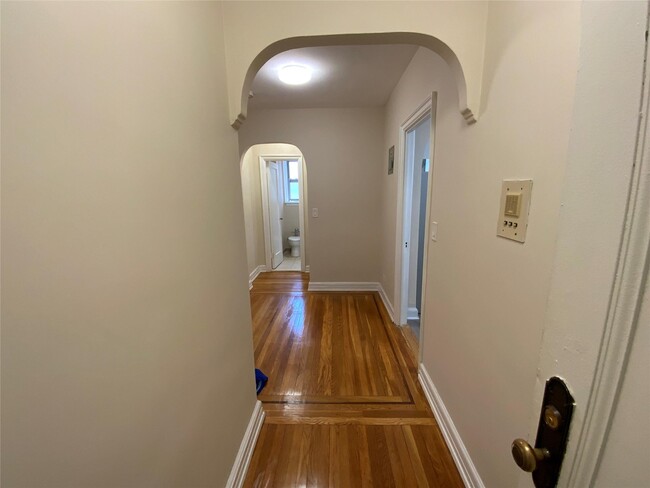 1 S Broadway in White Plains, NY - Building Photo - Building Photo