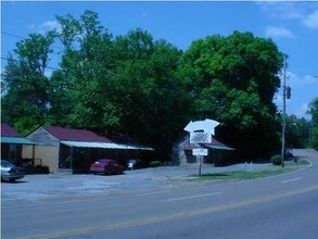 2501 & 2531 Cummings Hwy in Chattanooga, TN - Building Photo - Building Photo